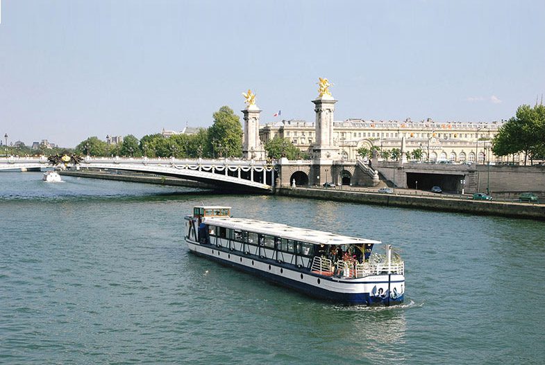 peniche sur seine diamant bleu longueur 2