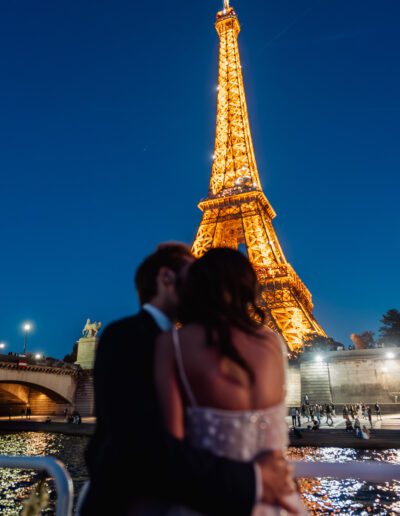 Le Jour J  sur la Seine by night