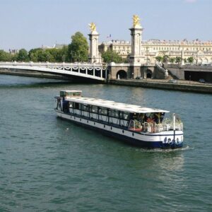 Dîner croisière sur la Seine à Paris - Saint Valentin